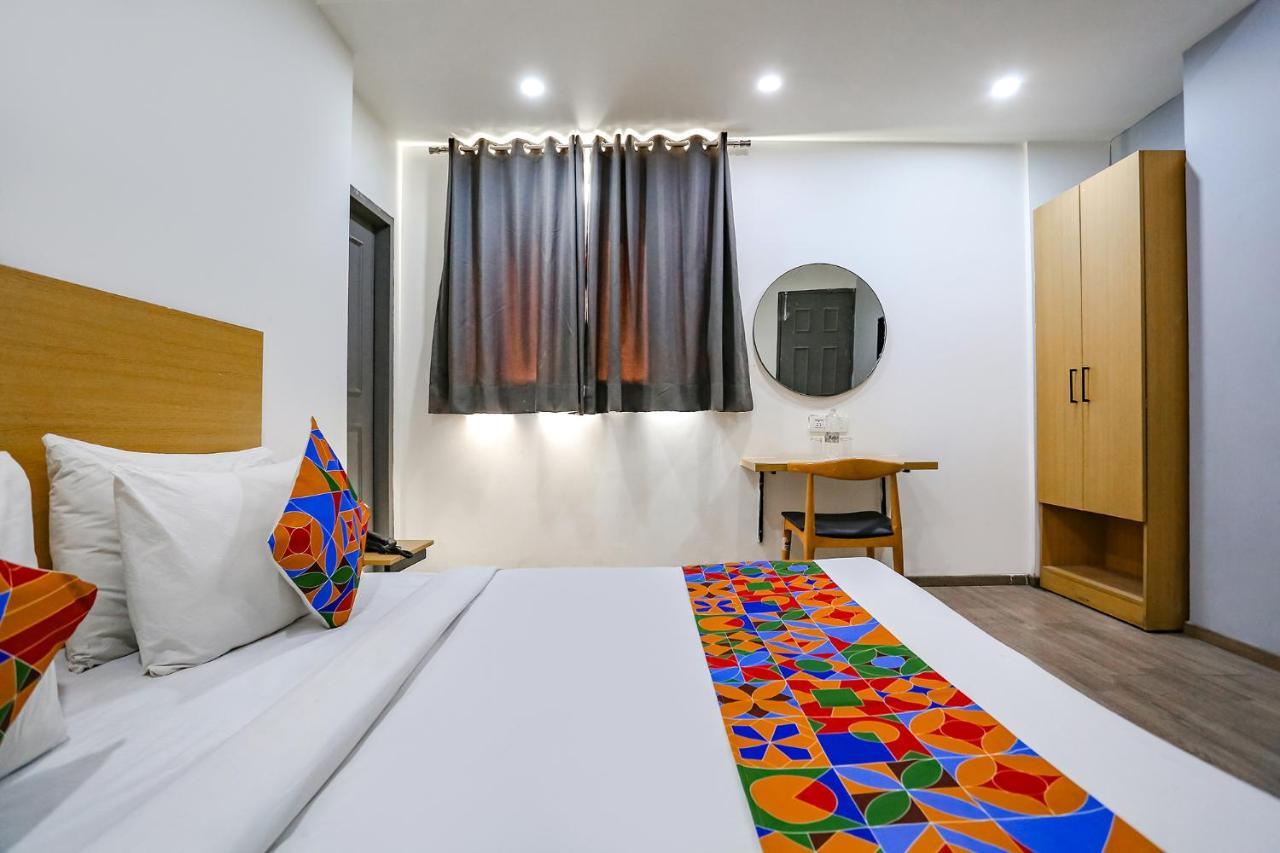 Fabhotel Vat - Meera Bagh Delhi  Exterior photo