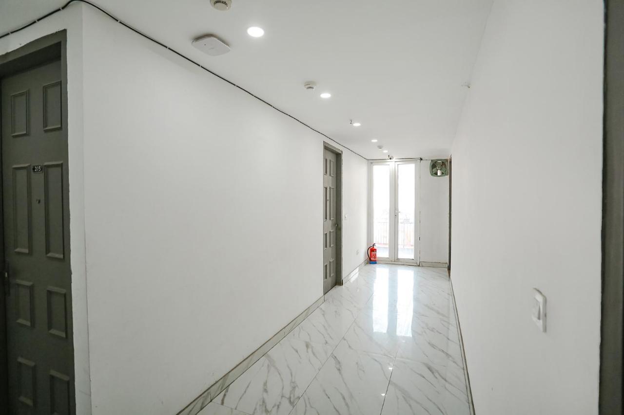 Fabhotel Vat - Meera Bagh Delhi  Exterior photo